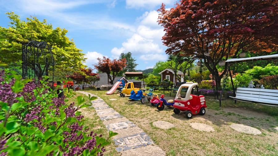 Gapyeong Yeheaden Pension Pocheon Exterior photo